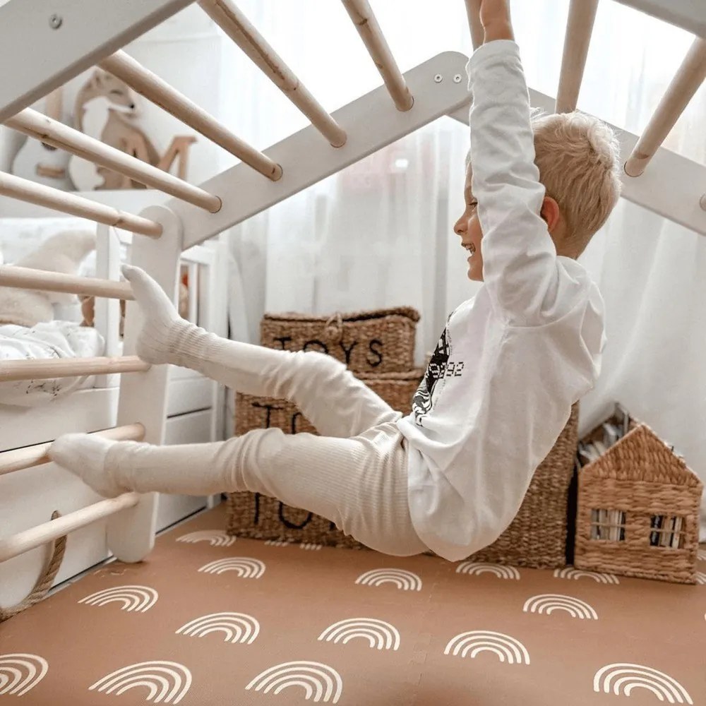 Czarna drabinka pikler z litego drewna sosnowego 61x112x94 cm Montessori – Meowbaby