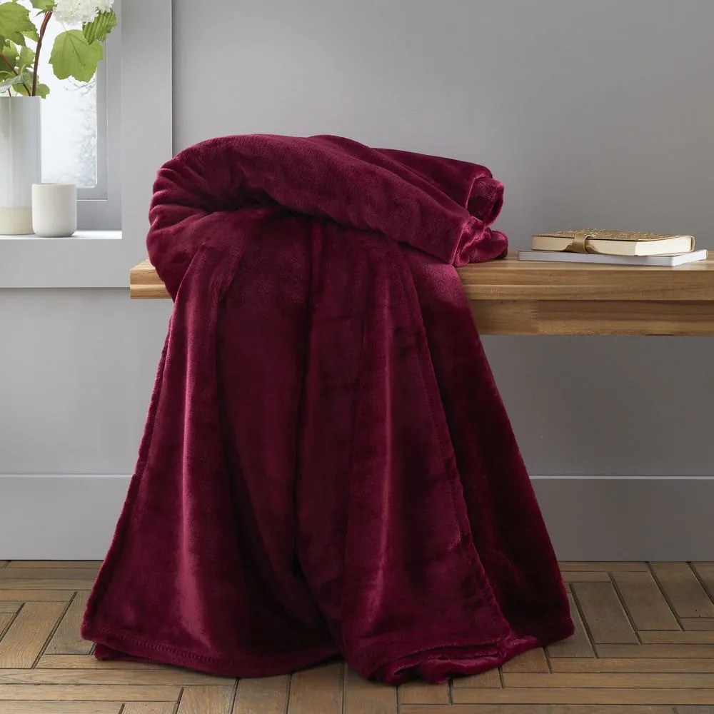 Czerwony koc z mikropluszu 130x170 cm Raschel Velvet – Catherine Lansfield