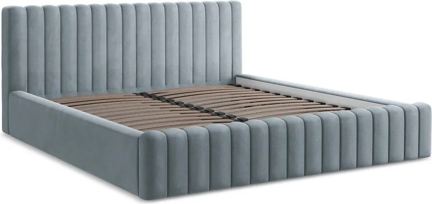 Jasnoniebieskie tapicerowane łóżko dwuosobowe ze schowkiem ze stelażem 180x200 cm Lemi – Makamii