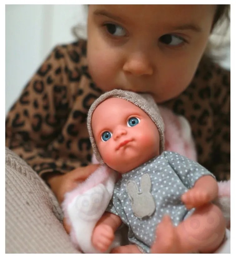 Woopie royal pierwsza lalka bobas z kocykiem króliczkiem 23 cm