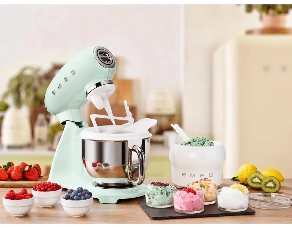 Jasnozielony robot kuchenny Retro Style – SMEG