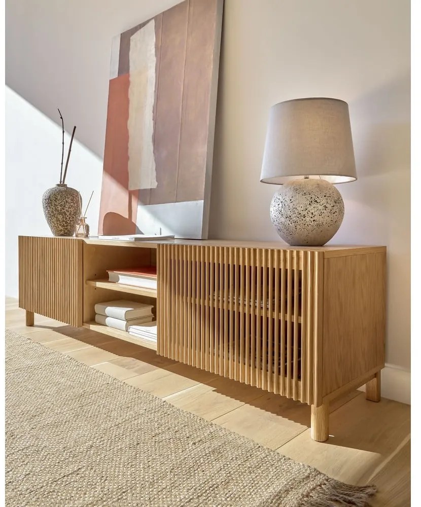 Szafka pod TV w dekorze dębu 180x50 cm Beyla – Kave Home