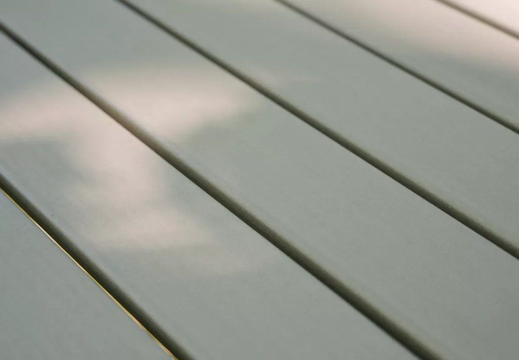 Stolik kawowy Alumo – nowoczesny niski stół balkonowy z aluminium, minimalistyczny design do wnętrz i na taras