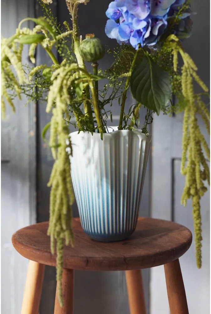 Jasnoniebieski ceramiczny wazon (wysokość 20,5 cm) Hammershøi – Kähler Design