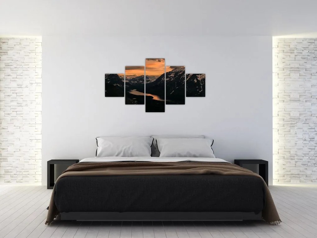 Obraz jeziora między górami (125x70 cm)
