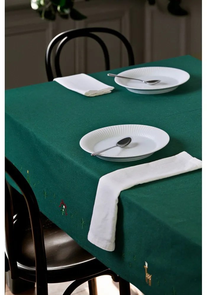 Obrus ze świątecznym motywem z mieszanki bawełny 150x270 cm Christmas Fable – JUNA