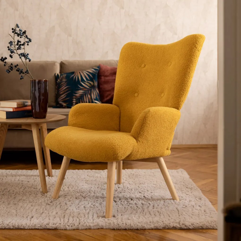 Fotel tapicerowany MOSS w tkaninie TEDDY BOUCLÉ musztardowy HOMLA