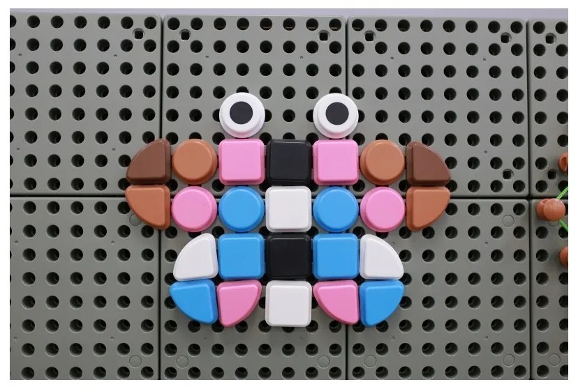 Masterkidz zestaw kołeczki w kształcie figur geometrycznych 64szt do tablic stem
