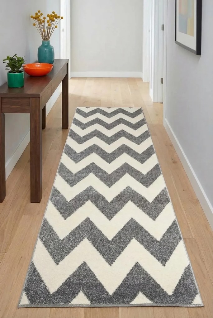 Szary chodnik do przedpokoju w zygzak E9-K57
