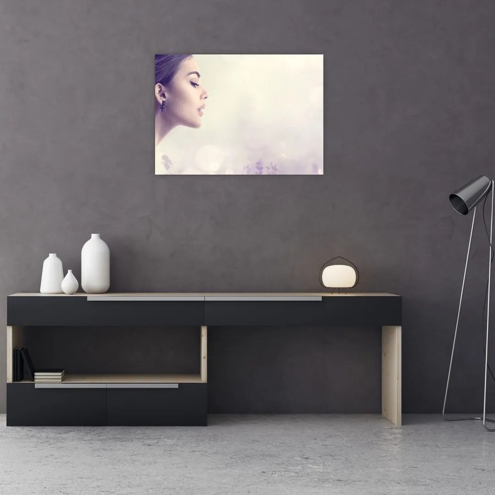 Obraz na szkle kobiety z lawendą (70x50 cm)