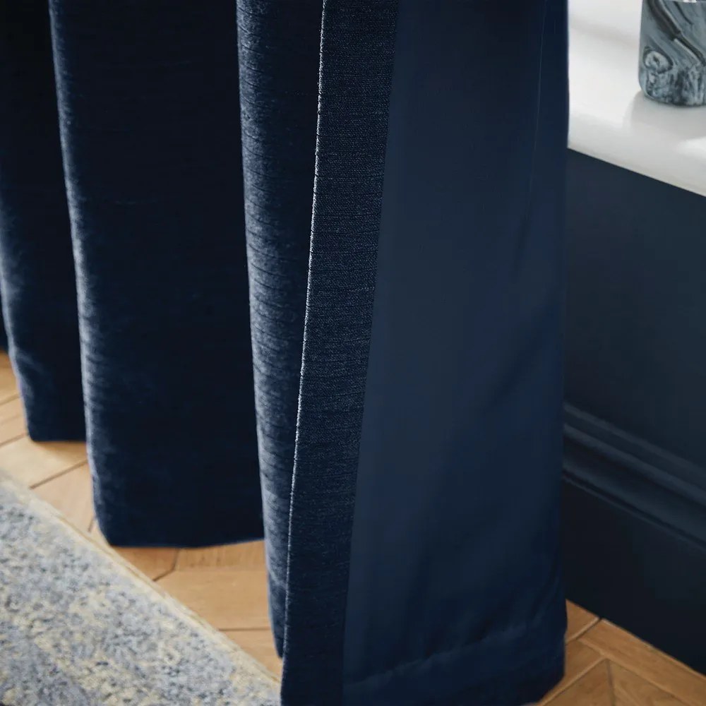 Ciemnoniebieskie zasłony termiczne z szenilu zestaw 2 szt. 168x183 cm Selene Luxury Chenille – Hyperion