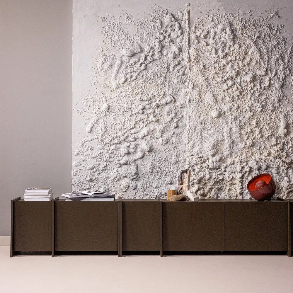 Ciemnobrązowa szafka pod TV w dekorze jesionu 102x53x44 cm Brock – WOOOD