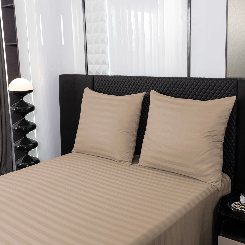 PrzytulneMieszkanie.pl PrzytulneMieszkanie.pl Hotelowa pościel z mikrofibry JASMINE beżowa - pasek 2 cm Rozmiar pościeli: 70 x 90 cm | 140 x 220 cm