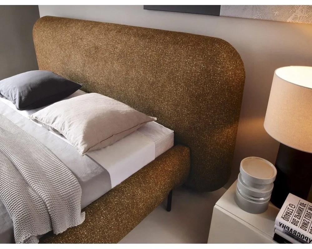 Tapicerowane łóżko dwuosobowe ze schowkiem ze stelażem 180x200 cm w kolorze ochry Pointt – ELTAP