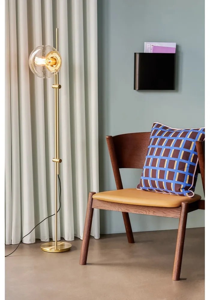Lampa stojąca w kolorze mosiądzu ze szklanym kloszem (wysokość 147 cm) Bubble – Hübsch