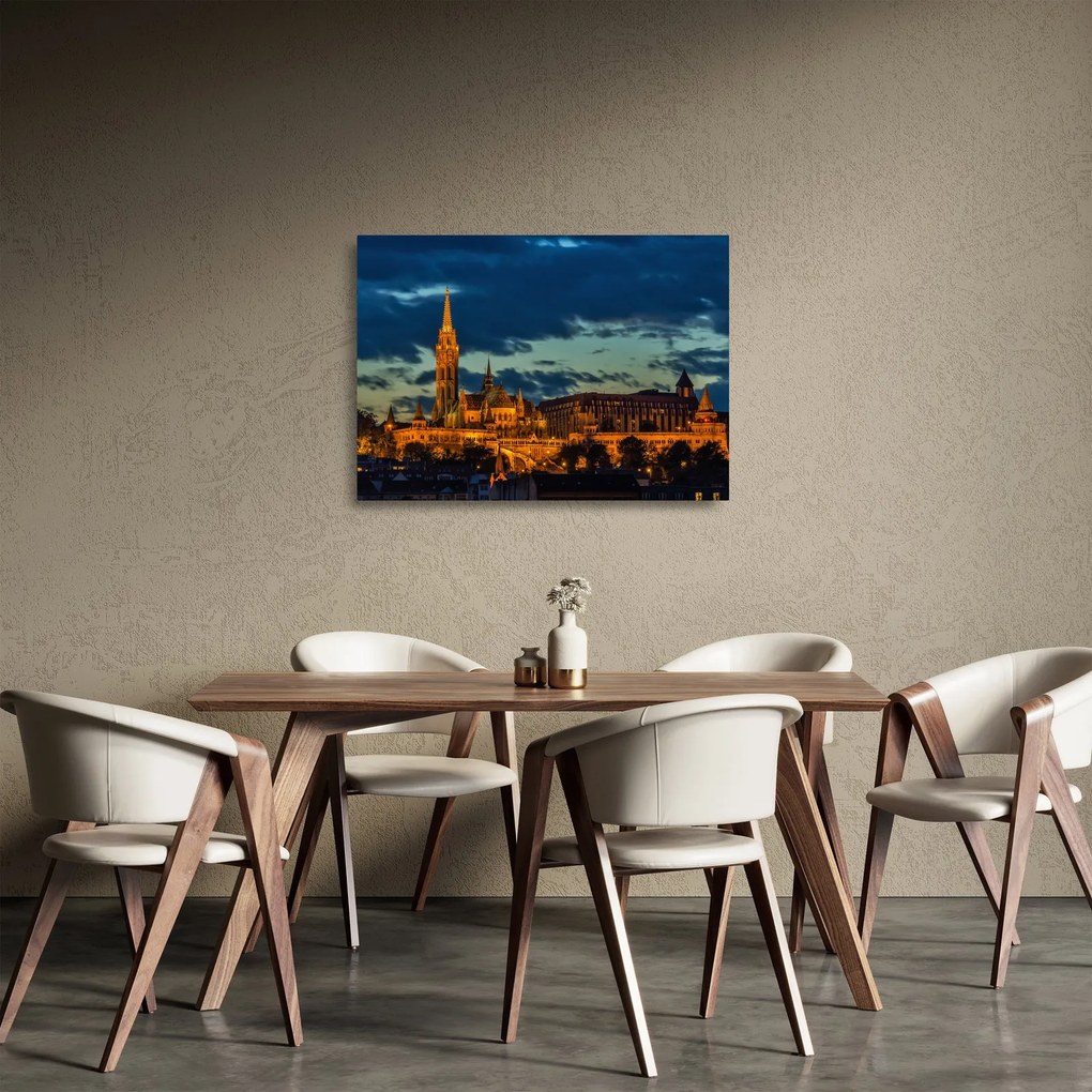 Obraz na szkle - oświetlony budynek (70x50 cm)
