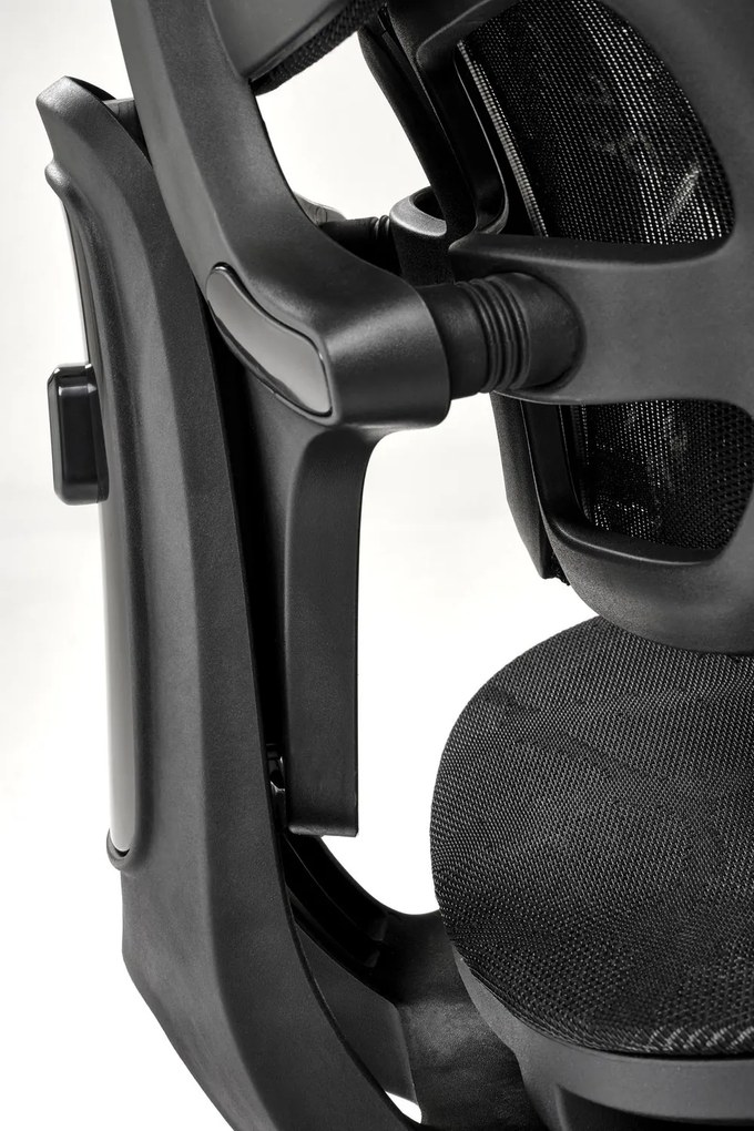 Fotel biurowy z regulacjami Macar Halmar, zgodny z normą BHP