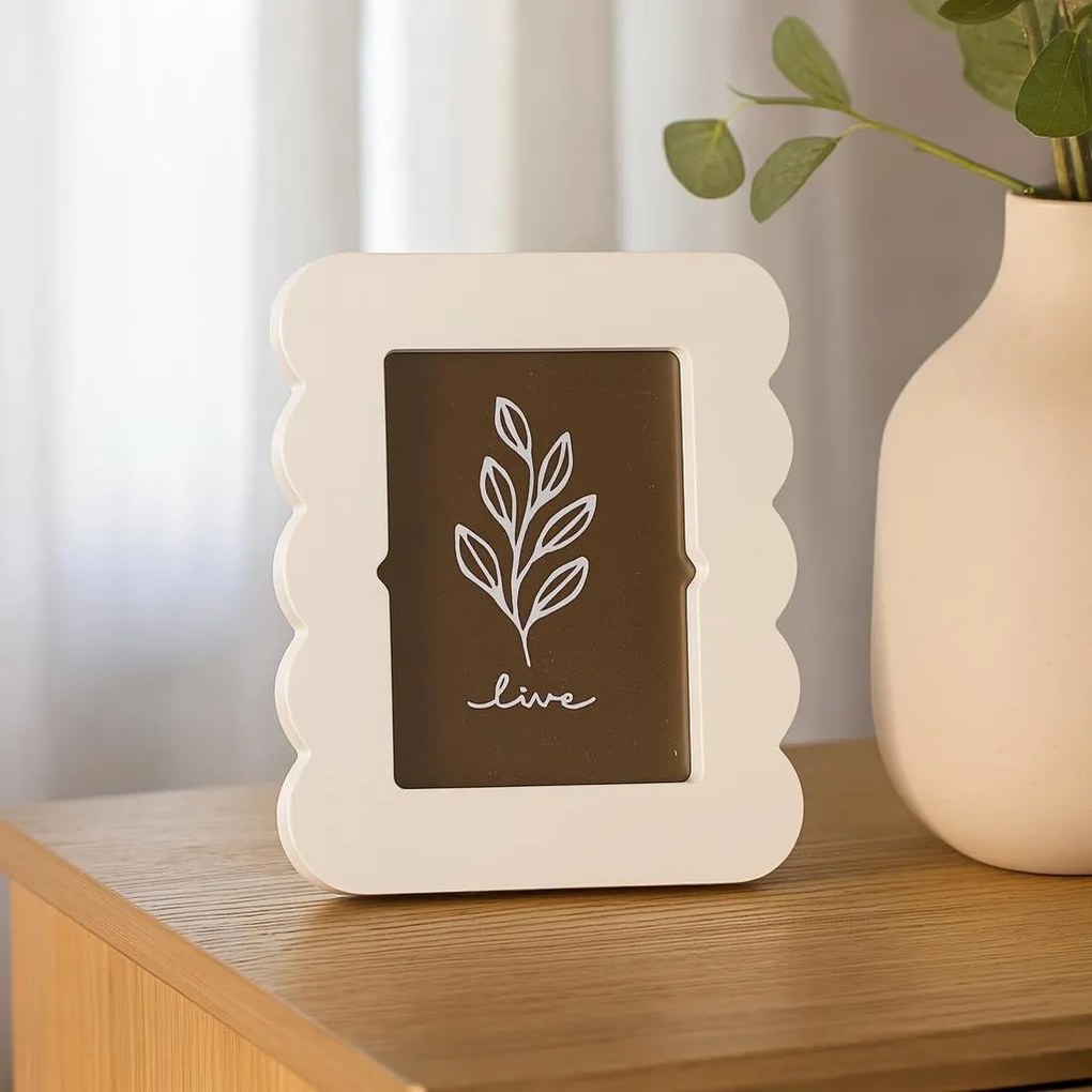 Ramka na zdjęcie z falowanym brzegiem BASE, 18,5 x 2,2 x 23,3 cm