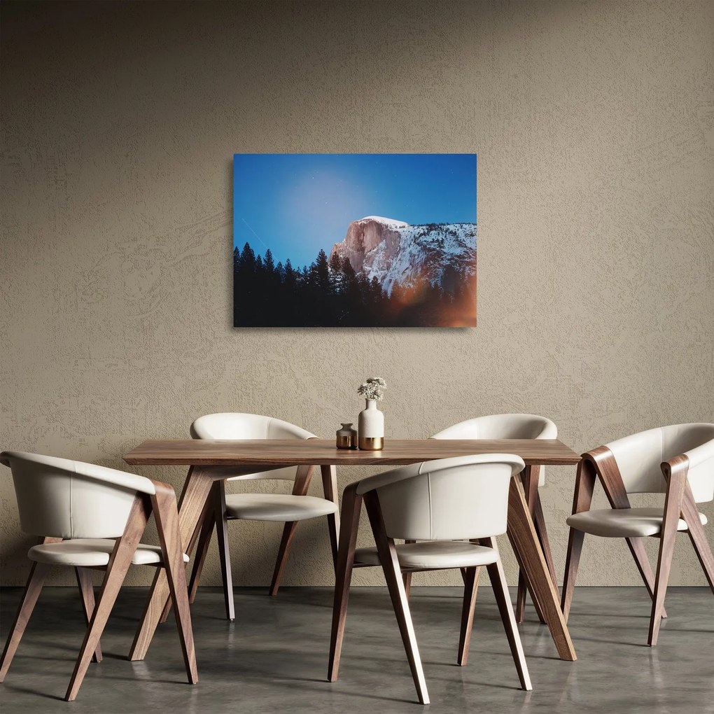 Obraz na szkle - Nocny szczyt gór (70x50 cm)