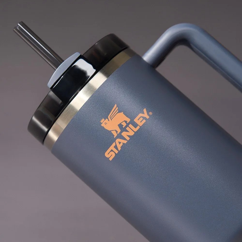 Ciemnoniebieski termos ze słomką ze stali nierdzewnej 1,18 l Quencher H2.0 FlowState Tumbler Twilight – Stanley