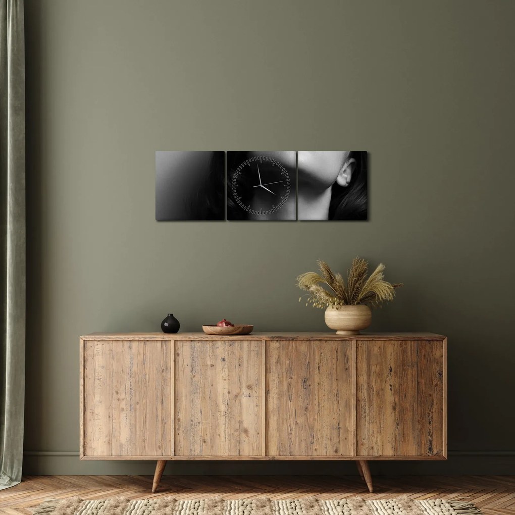 Obraz - Portret kobiety z czerwoną szminką (z zegarem) (90x30 cm)
