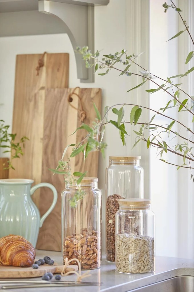 IB Laursen Drewniana deska z skórzanym sznurkiem OILED ACACIA WOOD