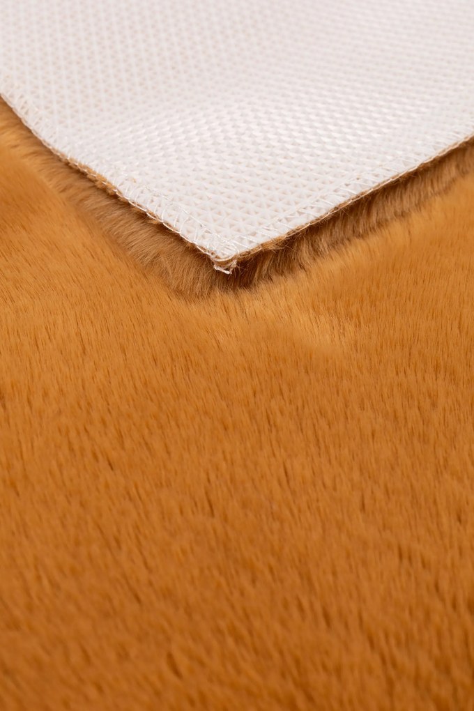 Dywanik futrzany Rudy 50x80 cm miękki Dekoracyjny Antypoślizgowy Estetyczny