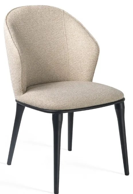 Stylowe krzesło Siena tapicerowane miękką tkaniną w odcieniu beżowym. Miękkie siedzisko, zaokrąglone oparcie i metalowe nogi łączą nowoczesny wygląd z wyjątkowym komfortem.