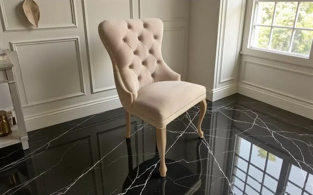 Tapicerowane krzesło pikowane Madame 2 w stylu glamour