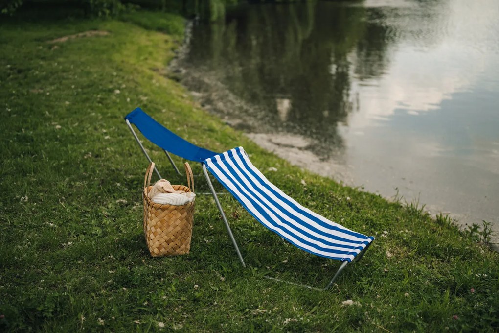 Składane leżak plażowy SAND, niebieskie paski