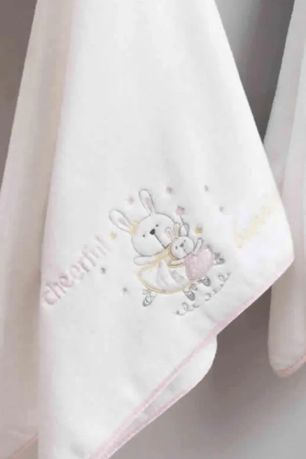 Podarunkowy zestaw ręczników dla dzieci BUNNY, 2 szt Śmietankowy /  Niebieski haft Zestaw (ręcznik 50x90cm, ręcznik 70x130cm)
