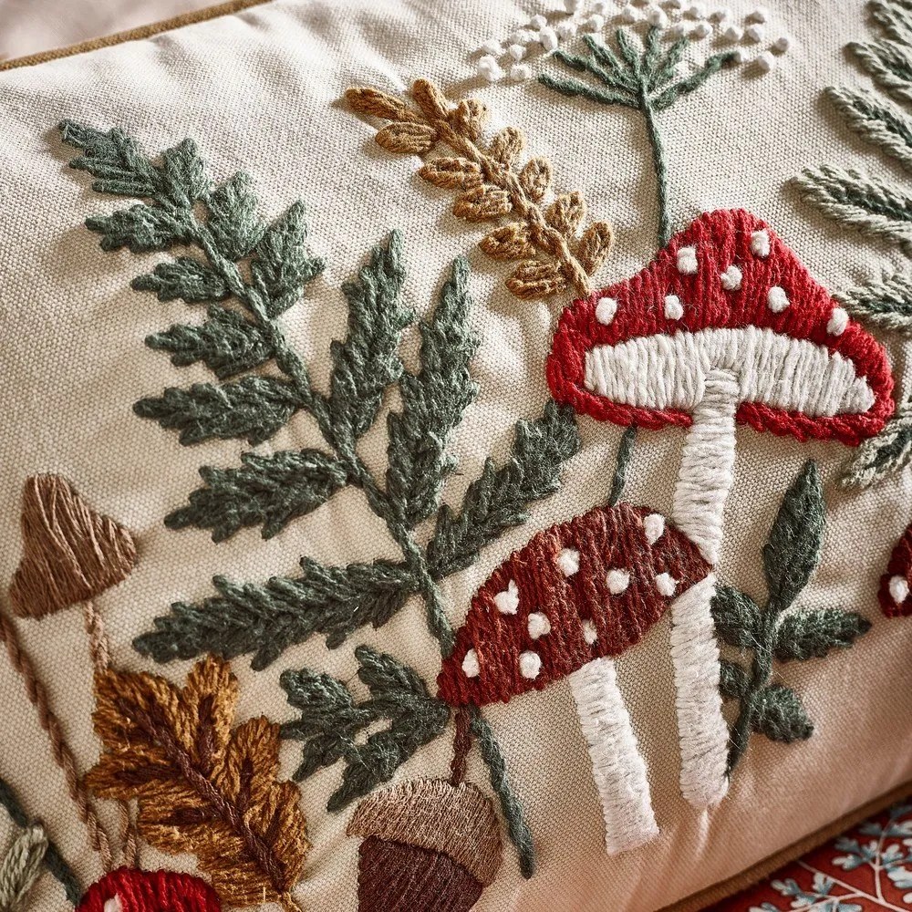 Bawełniana poduszka dekoracyjna 30x50 cm Embroidery Woodland – Catherine Lansfield
