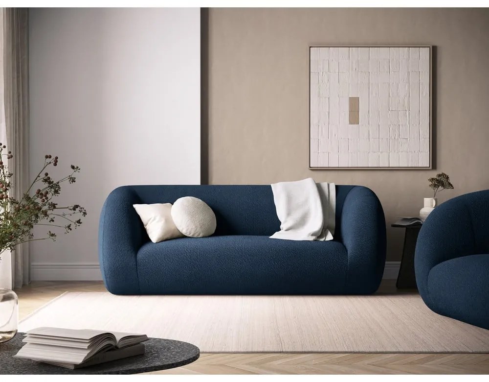 Niebieska sofa z materiału bouclé 210 cm Essen – Cosmopolitan Design