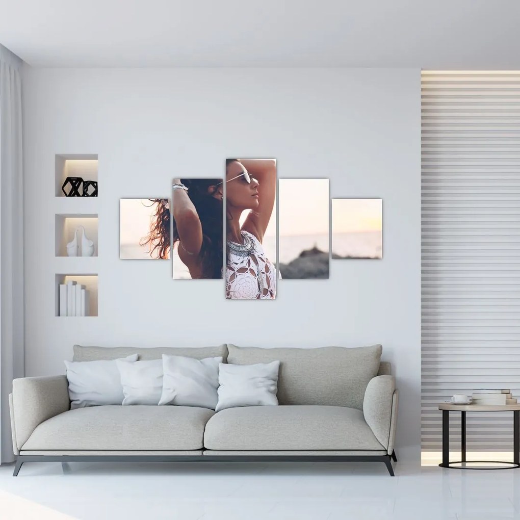 Obraz kobiety na plaży (125x70 cm)
