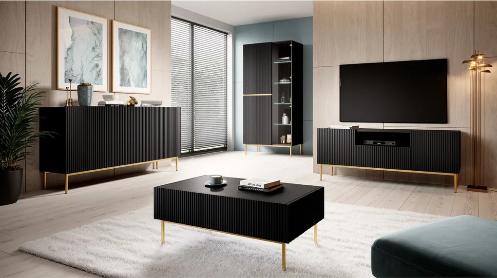 Komoda Nicole 150 cm trzydrzwiowa z ryflowanym frontem - czarny mat / złote nóżki