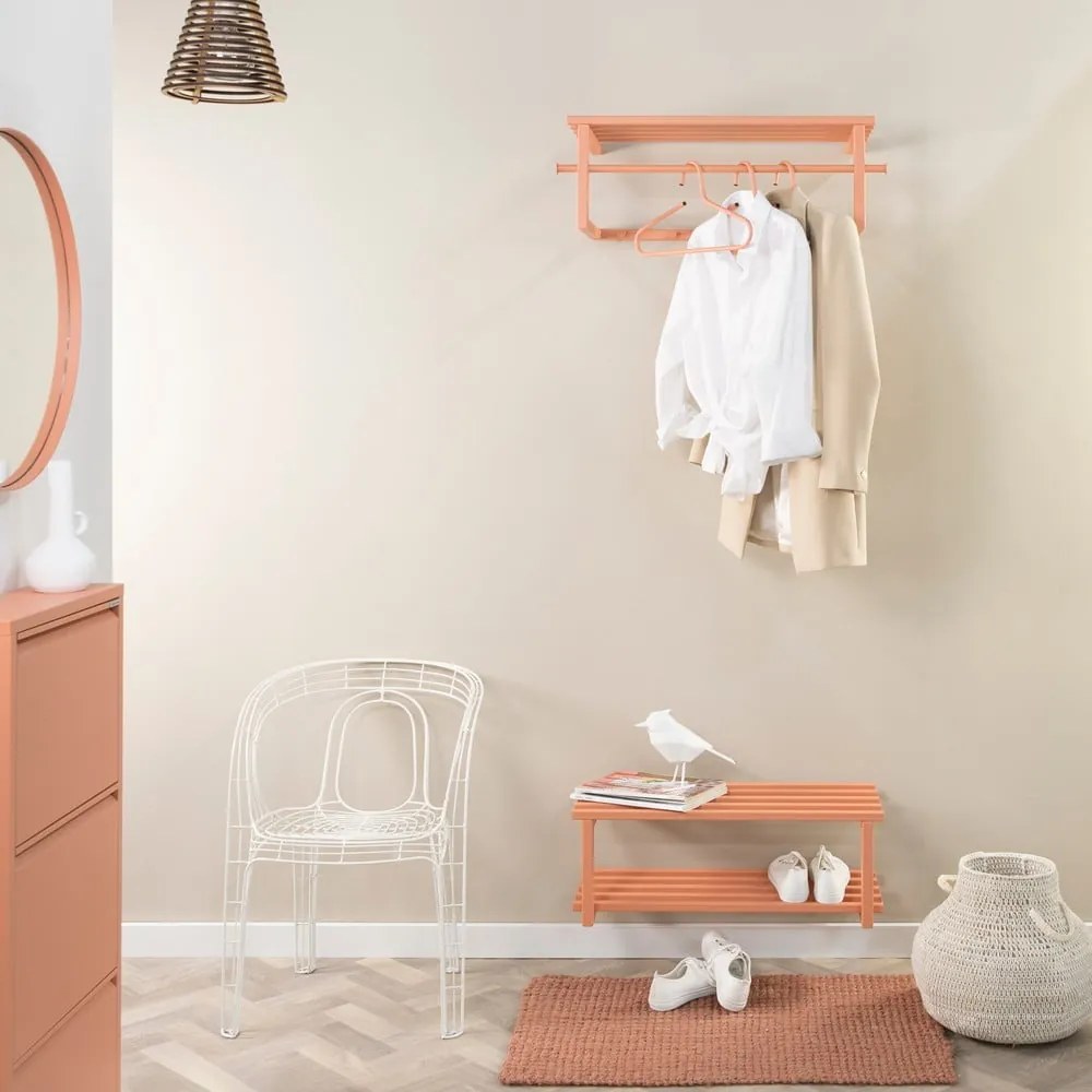 Łososiowy metalowy wieszak ścienny z półką 76 cm Marco – Spinder Design