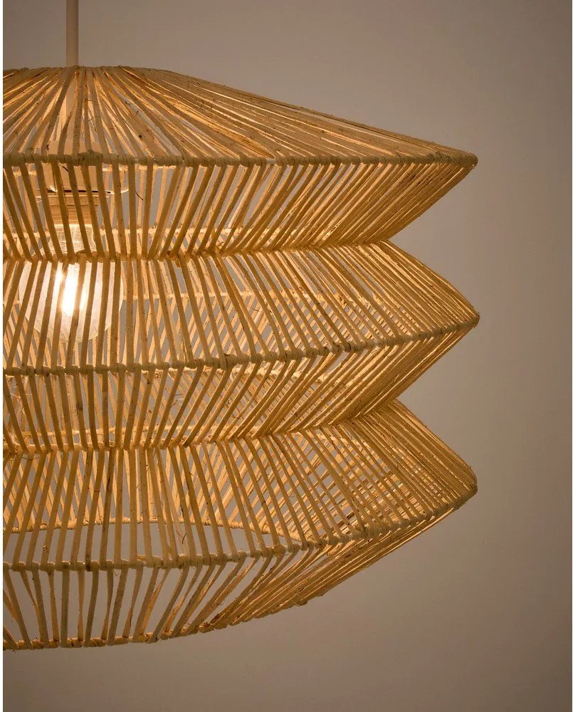 Lampa wisząca w naturalnym kolorze z rattanowym kloszem Dakit – Kave Home