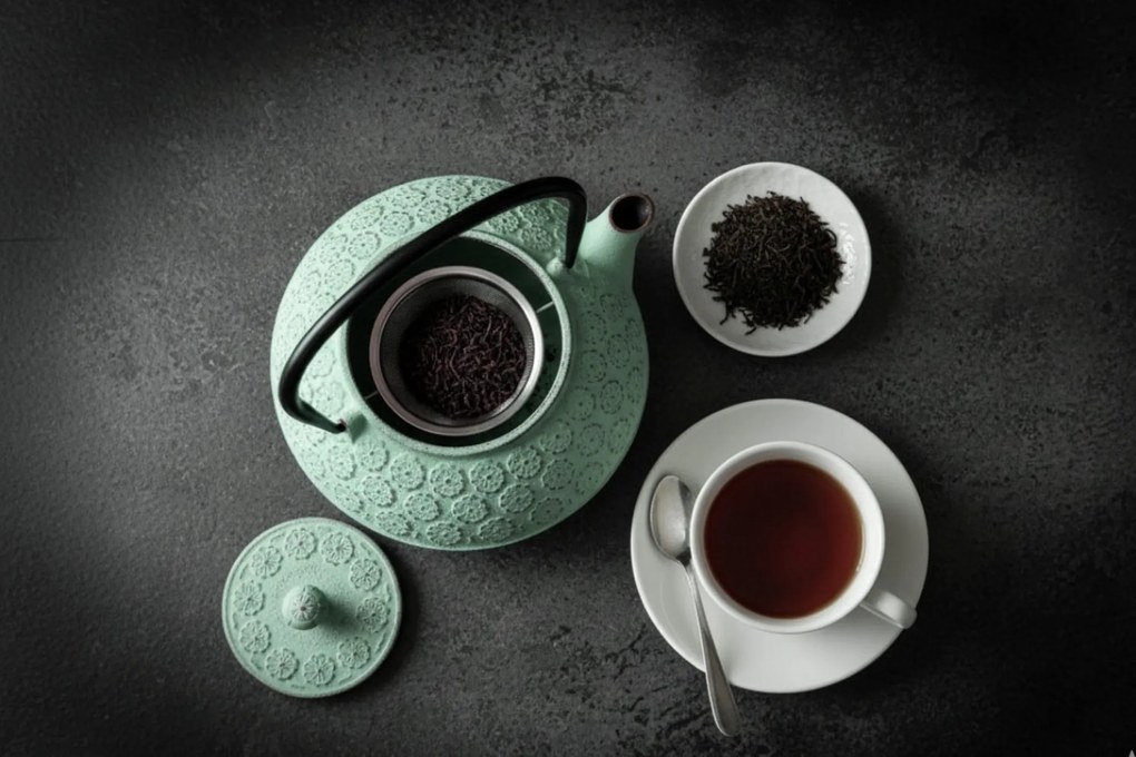 Czajnik żeliwny z zaparzaczem KUMO, 1000 ml