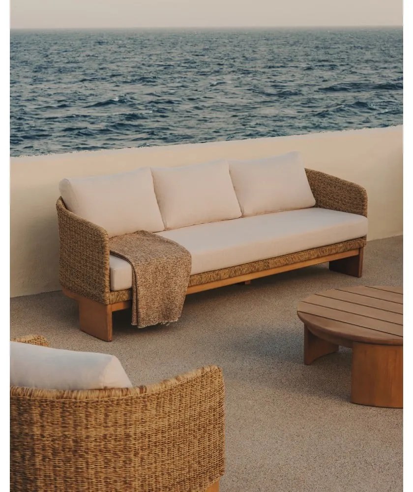 Beżowo-naturalny sofa ogrodowa z imitacji rattanu Xoriguer – Kave Home