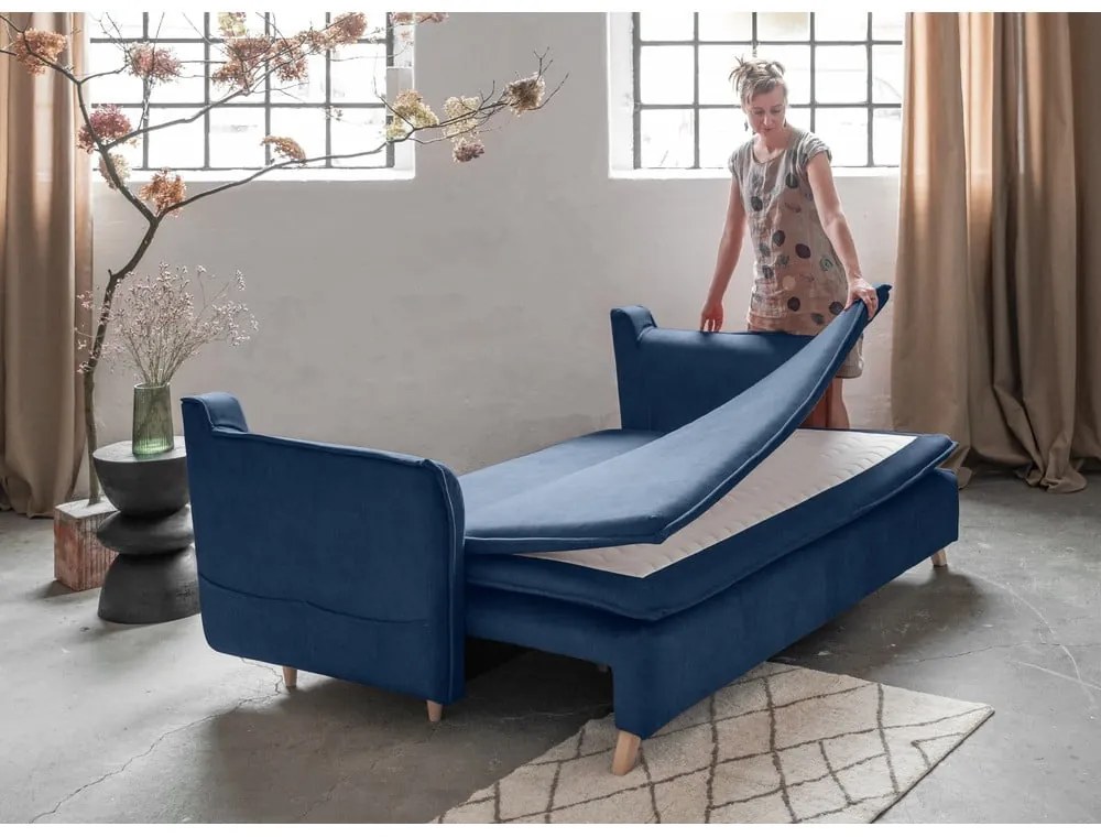 Ciemnoniebieska aksamitna rozkładana sofa 225 cm Charming Charlie – Miuform