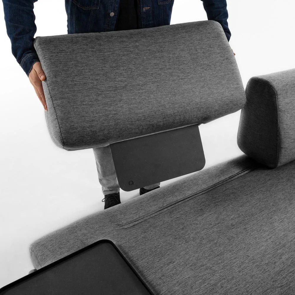 Ciemnoszara sofa z małym stolikiem Kave Home Compo