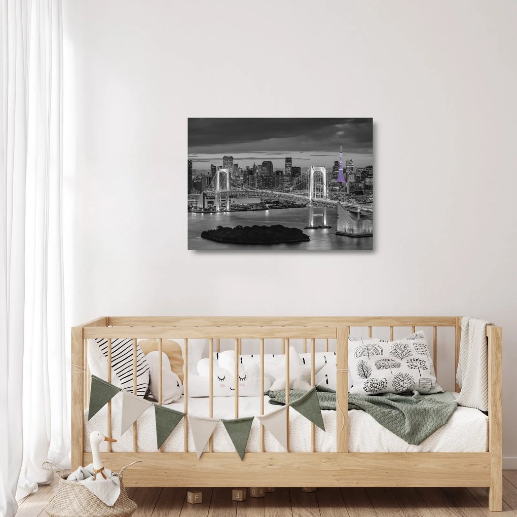 Obraz na szkle - Duże miasto z fioletową wieżą (70x50 cm)
