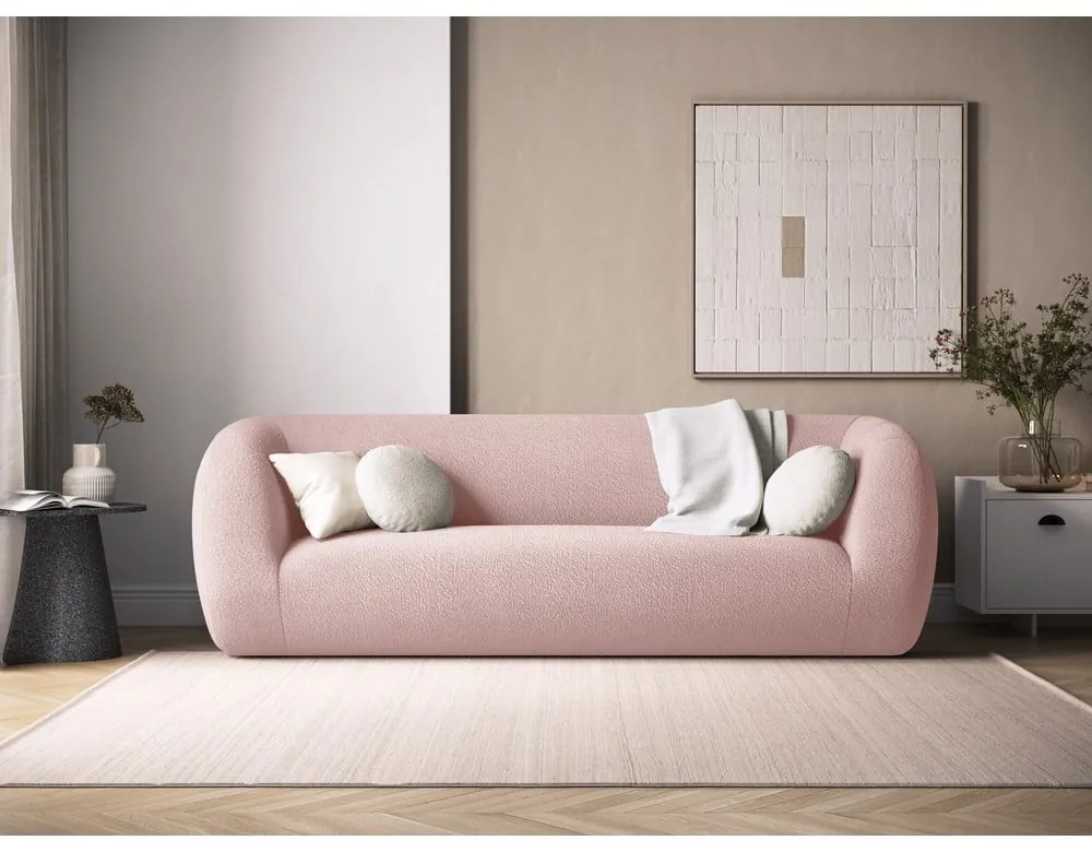 Jasnoróżowa sofa z materiału bouclé 230 cm Essen – Cosmopolitan Design