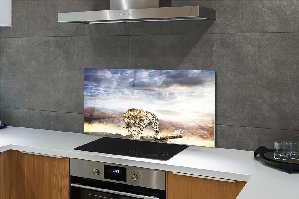 Panel szklany do Kuchni Pantera na tle Chmur