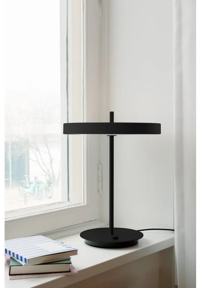Czarna metalowa lampa stołowa LED ze ściemniaczem i metalowym kloszem (wysokość 41,5 cm) Asteria Table – UMAGE