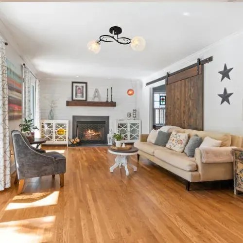 Czarny żyrandol z dwoma mlecznymi kloszami - V190 G4-F16