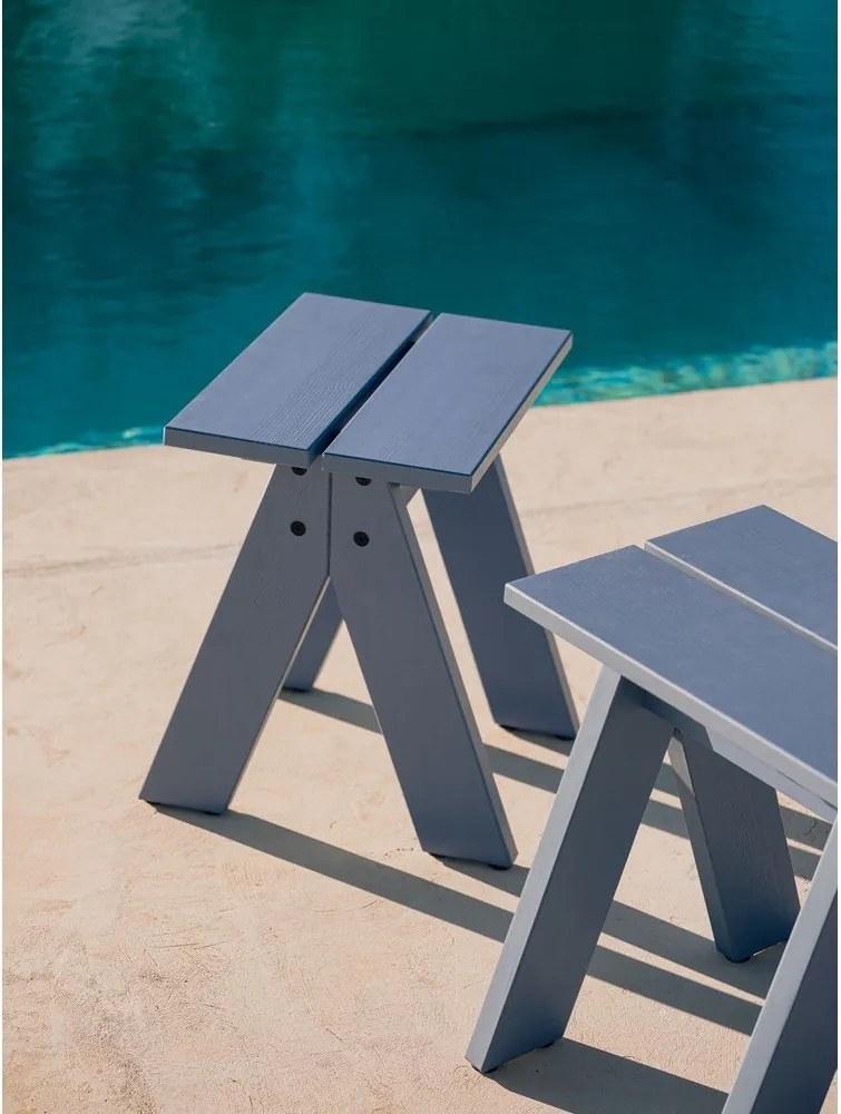 Niebieskie drewniane krzesło ogrodowe Navo – noo.ma