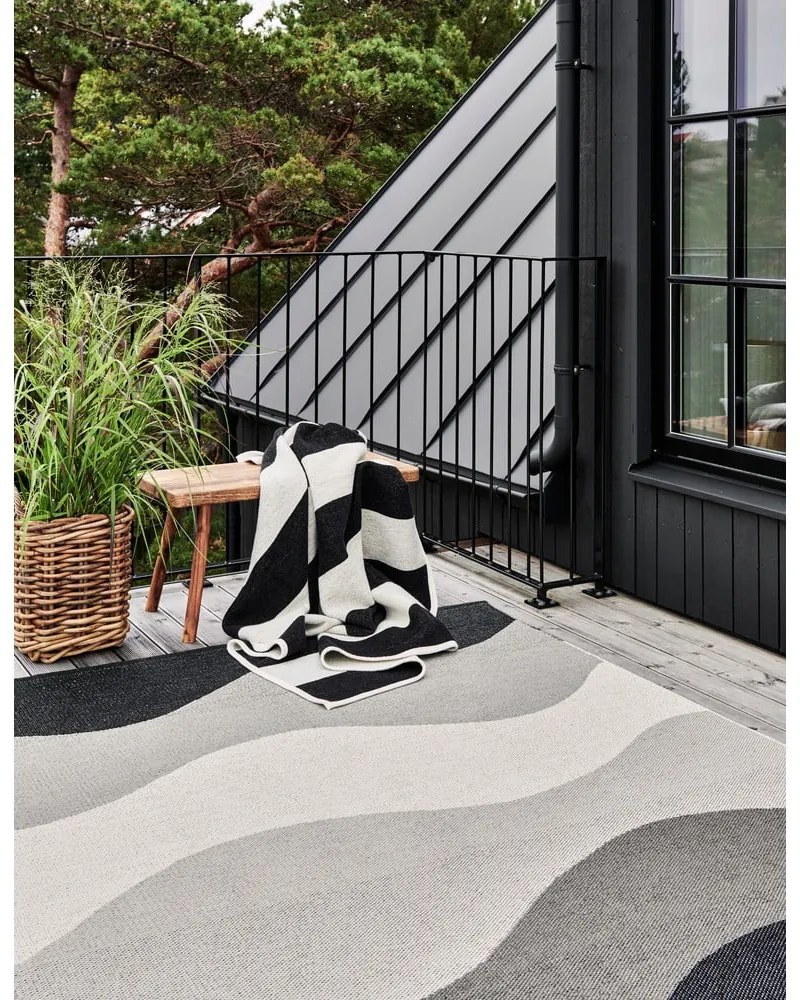 Czarno-biały koc z mieszanki wełny 140x180 cm Bob Black Vanilla – Pappelina