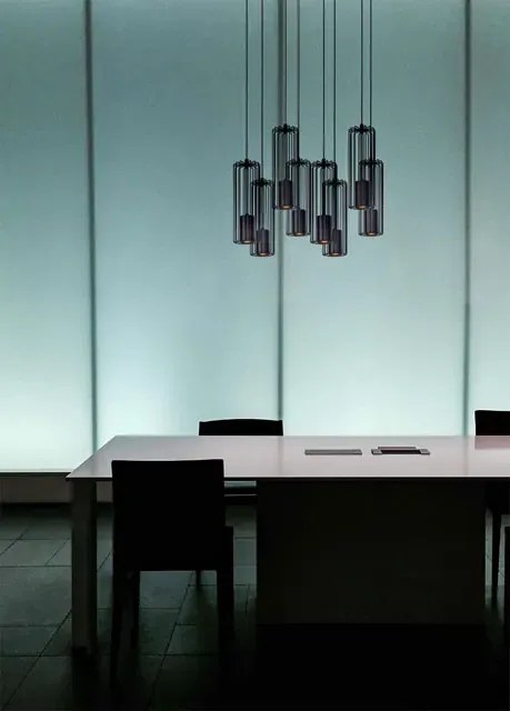 Czarna duża industrialna lampa wisząca nad stół S777 P6-D37