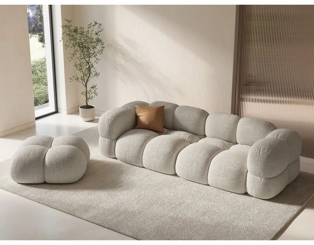 Beżowy aksamitny podnóżek Loretto – Cosmopolitan Design